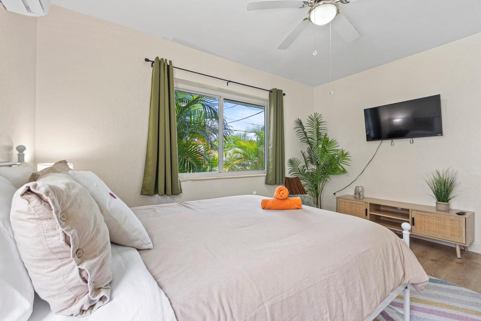 Enchanting Cozy 10 Min Away From Airport, Calle 8, Brickell, Coral Gables, The And More! * Miami