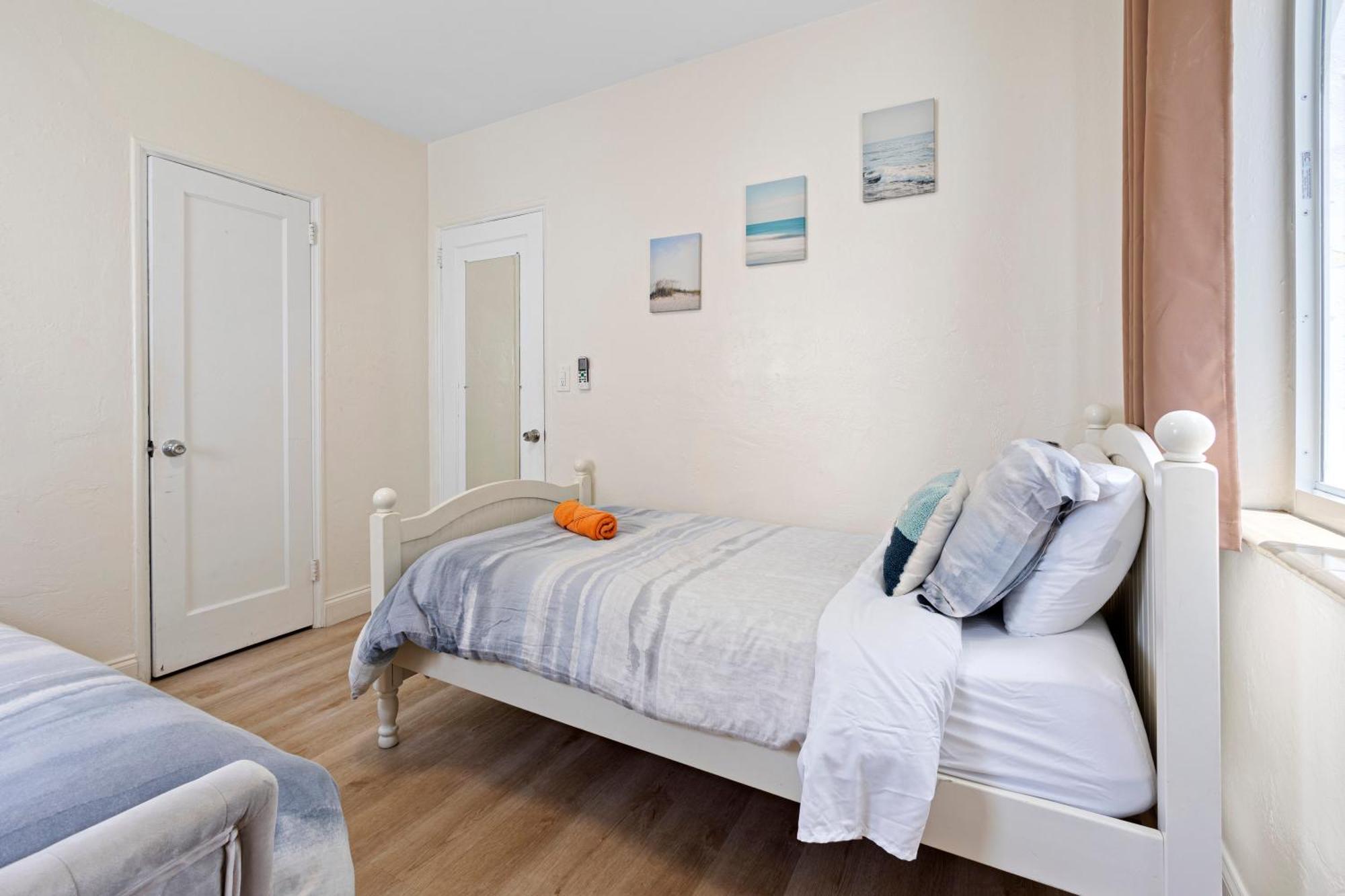 Enchanting Cozy 10 Min Away From Airport, Calle 8, Brickell, Coral Gables, The And More! *
